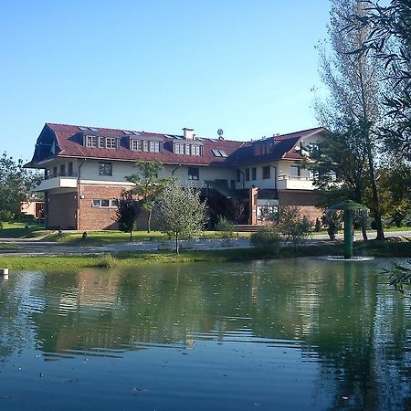 Grante Motel Esztergom Exterior photo