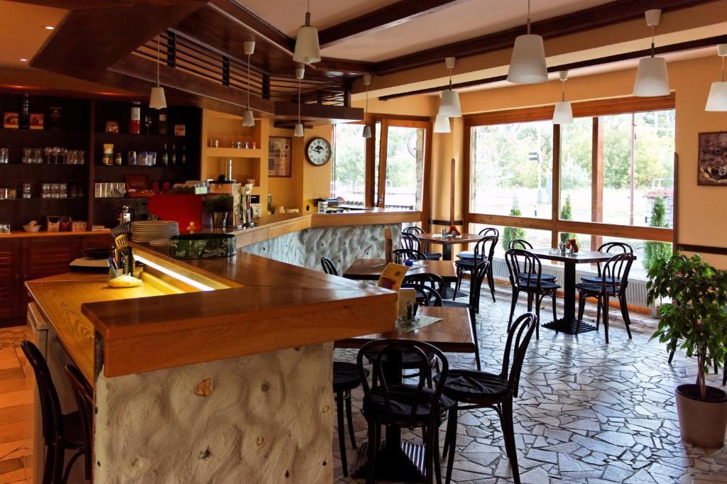 Grante Motel Esztergom Exterior photo